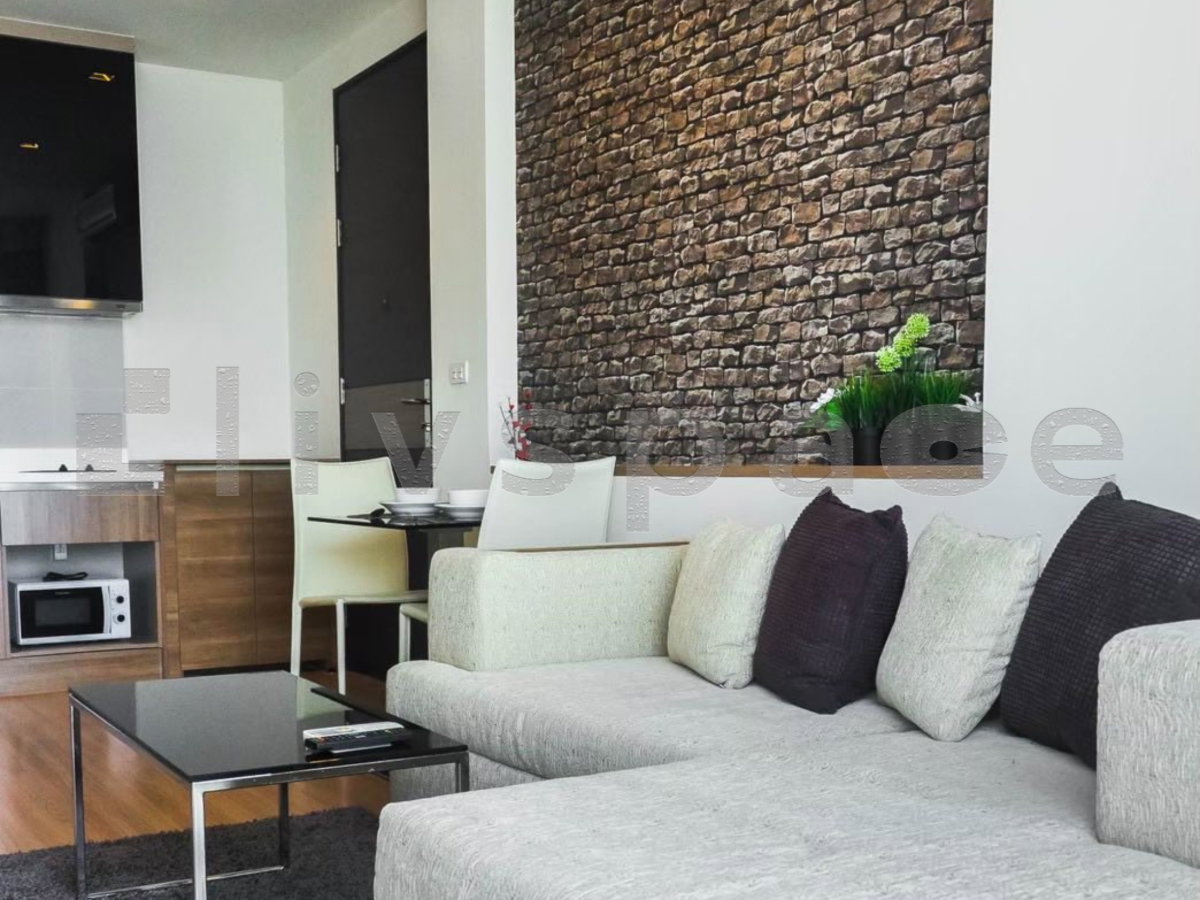 รูป ▚ LI133ツ ให้เช่า: Rhythm Sathorn 1BR 40sqm. 30K ✨ ห้องมุมวิวแม่น้ำเจ้าพระยาแบบพาโนรามา ชั้นสูง วิวไม่บล็อก 🏙️ - รูปที่ 2/5
