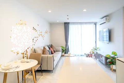 คอนโด BTS อโศก : 📢 คอนโด ไฮด์ สุขุมวิท 11, ฟรีค่าส่วนกลางต่อเนื่อง 2 ปี พื้นที่ 40.87 ตร.ม. **เฉพาะผู้ซื้อคนไทย**