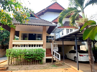 เช่าบ้านเดี่ยว สันทราย เชียงใหม่ : 🏡 บ้านเช่าใกล้รวมโชค 2 นอน 3 น้ำ พื้นที่กว้าง อยู่สบาย เดินทางสะดวกโครงการ: Suan Nontharee Village Chiang Mai