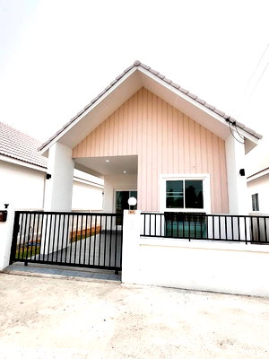 ขายบ้านเดี่ยว : ขายบ้านนอกโครงการ สไตล์มินิมอลนอร์ดิก โซนหางดง ถนนคันคลอง เชียงใหม่ ตรงข้ามทางเข้า รร.นานาชาติปัญญาเด่น (H416) T.0946511456