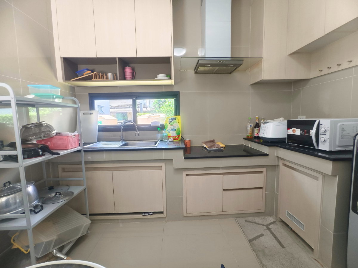 รูป ขาย บ้านเดี่ยว แปลงมุมติดสวน ถูกที่สุดใน type เดียวกัน มีห้องนอนชั้นล่าง ตกแต่งสวยพร้อมอยู่ หมู่บ้านบุราสิริ วงแหวน-อ่อนนุช 4ห้องนอน 4ห้องน้ำ - รูปที่ 13/30