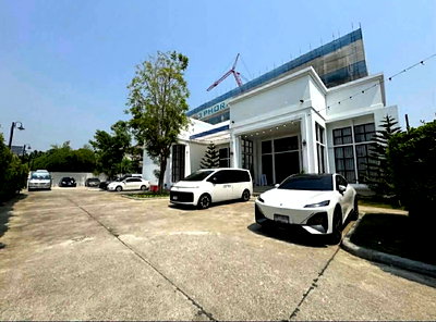 เช่าอาคารพาณิชย์ ถนนสุขุมวิท : อาคารพร้อมที่ดินทำเลใกล้btsแบริ่ง