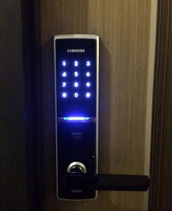 picture Rhythm Sukhumvit 44/1 | 0m to BTS Phra Khanong | Spacious 45 sq.m. | 25,000 THB - 12/19