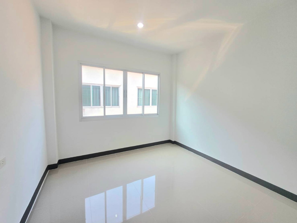 รูป ทาวน์โฮม 2 ชั้น หมู่บ้านราชพฤกษ์ สุวรรณภูมิ–ลาดกระบัง เฟส 2 ซอยฉลองกรุง 61 ใกล้สนามบินสุวรรณภูมิ รีโนเวทใหม่ มีเฟอร์นิเจอร์ - รูปที่ 32/36