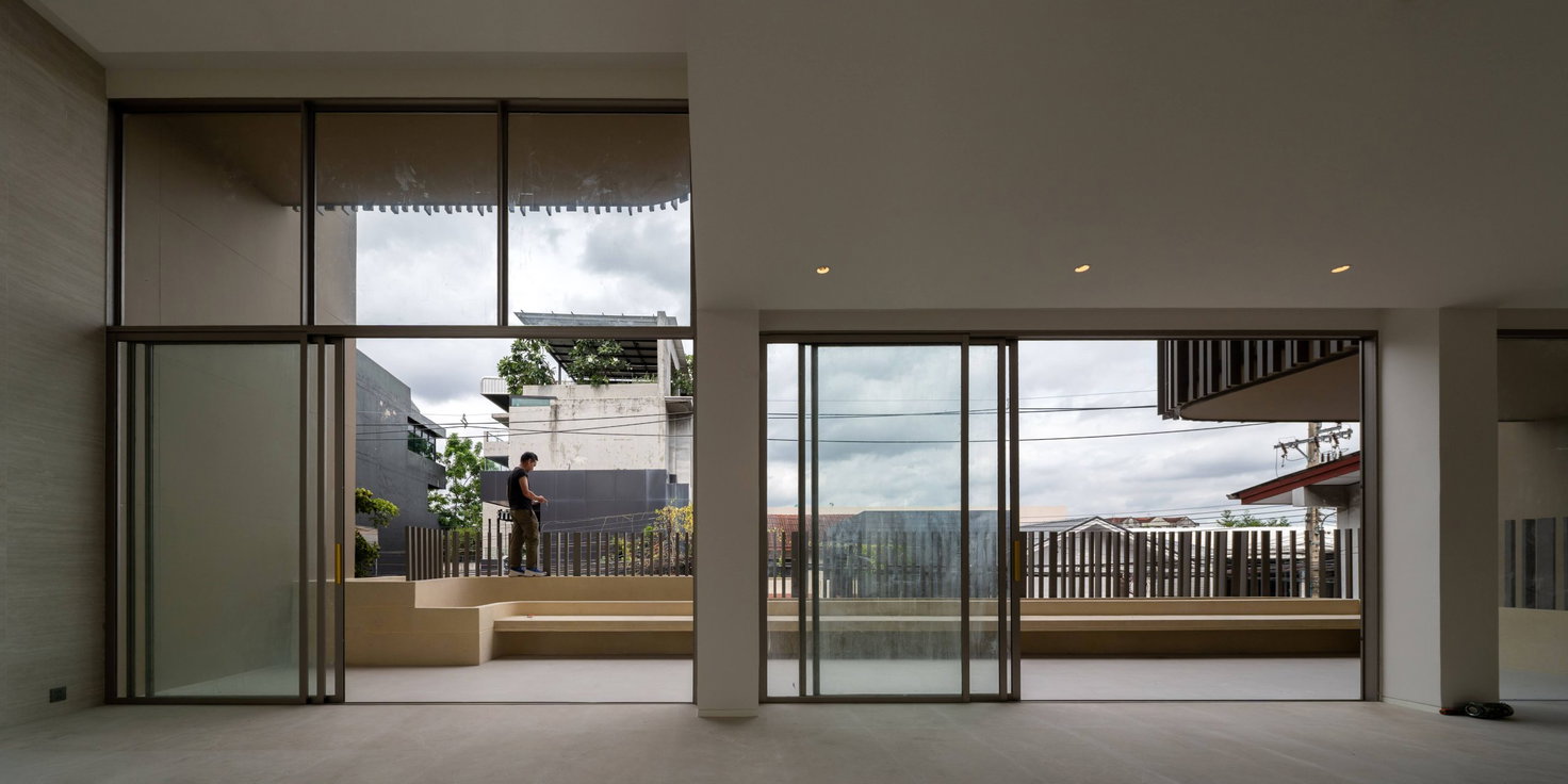 รูป House in Ratchada 6 bedrooms, for sale - รูปที่ 11/28