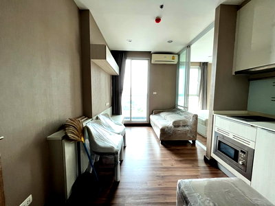 คอนโด MRT เตาปูน : 💖💖ห้องขาย Chewathai Interchange (1 Bed 27 ตร.ม/2.9 ล้าน) ชั้น 8 ใกล้ห้าง, ติด MRT เตาปูน/ สนใจสอบถามได้นะคะ  Line ID = atfirm2010💖💖