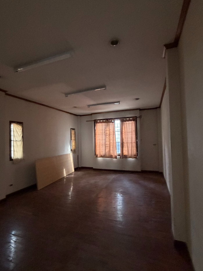 รูป ให้เช่าบ้านเดี่ยว ซอย พระยาสุเรนทร์ 20 - รูปที่ 4/8