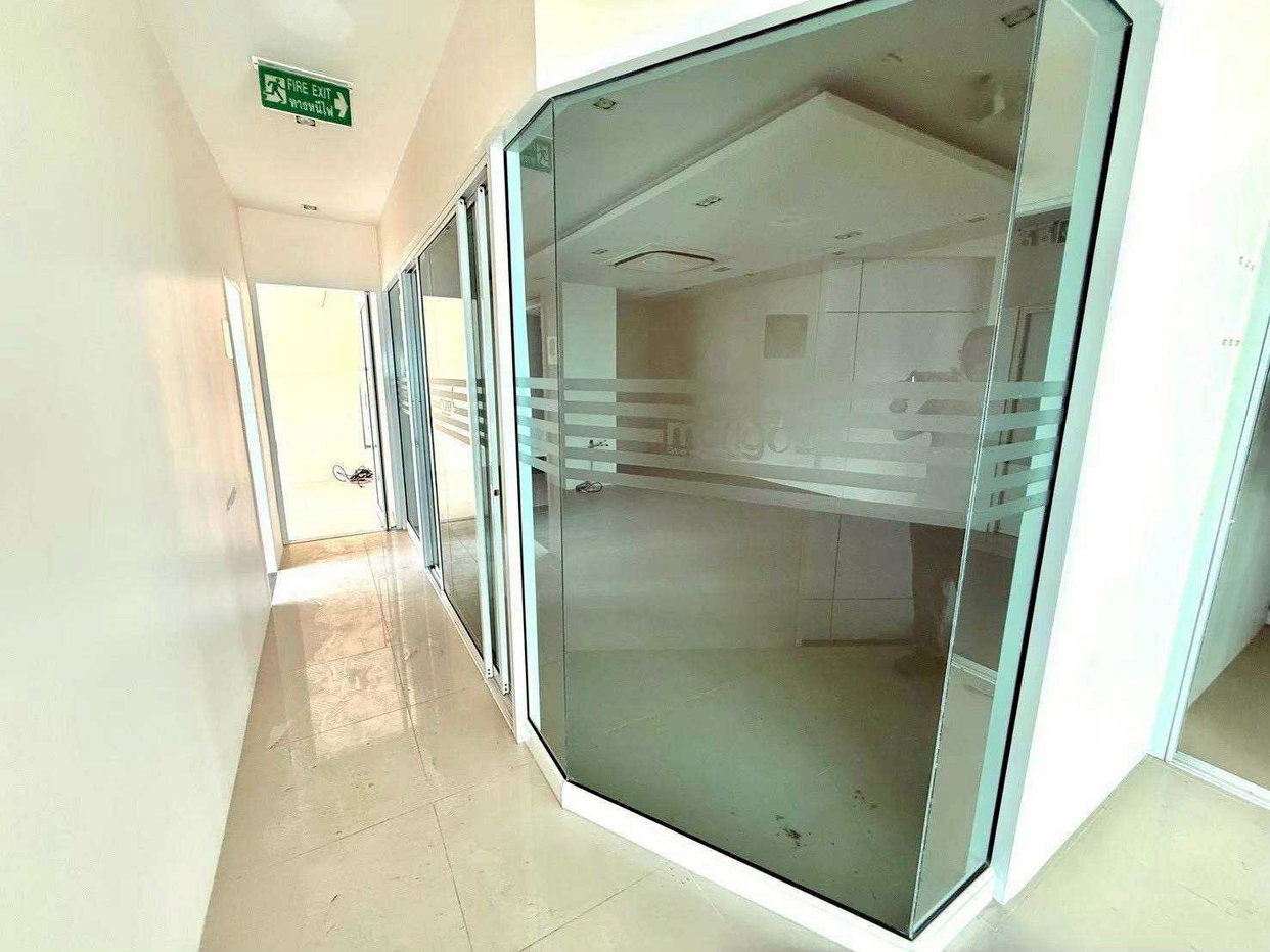 picture Spacious Condo for Sale Ratchada | Family Home Best Value | Near MRT Thailand Cultural Centre | 13,900,000 THB | คอนโดขนาดใหญ่ขาย รัชดา เหมาะสำหรับครอบครัว คุ้มค่า ใกล้ MRT ศูนย์วัฒนธรรมแห่งประเทศไทย 13,900,000 บาท – LTH14958 - 1/5