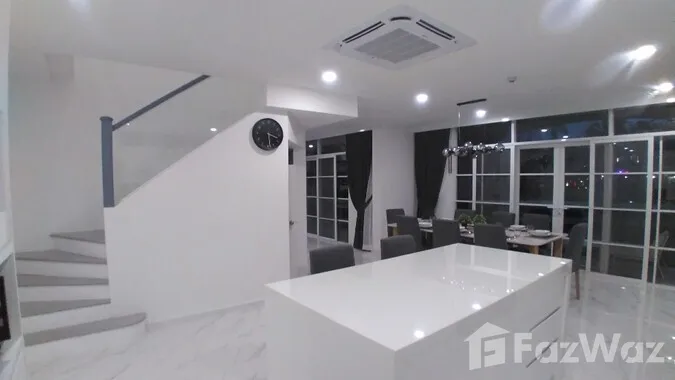 picture Spacious 4-Bedroom Home in a Private Gated Community 6177953 - 10/15