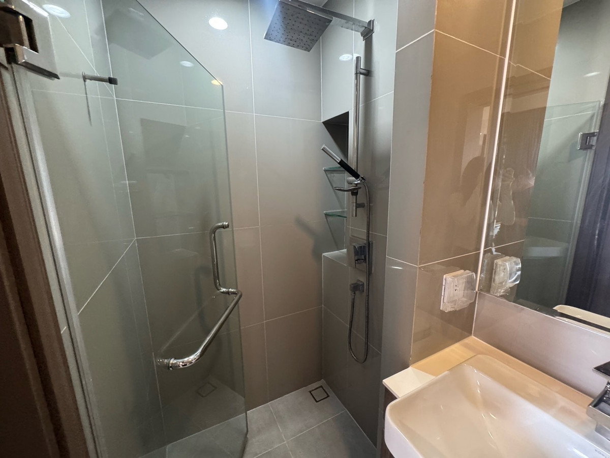 รูป CD262/ปล่อยเช่า Ideo Mobi Asoke ห้องชั้นสูง วิวเมืองพาโนรามา 0 เมตรจาก MRT เพชรบุรี - รูปที่ 7/9