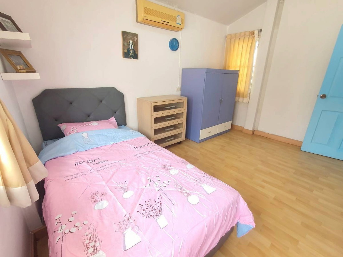 รูป 🏡 บ้านเช่า ศุภาลัยบุรี คลองสี่ (ใกล้ ร.ร.สวนกุหลาบ) 4 ห้องนอน 3 ห้องน้ำ พร้อมอยู่ เฟอร์นิเจอร์ครบ หิ้วกระเป๋าเข้าอยู่ได้เลย  - รูปที่ 15/17