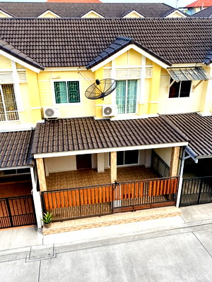 เช่าทาวน์โฮม สะพานใหม่ : ใกล้รถไฟฟ้าสายสีแดง หลักหก 600ม. โปร่งโล่ง 19 ตร.วา. 150 ตร.ม. ม.รังสิต 1.88กม. ทาวน์เฮ้าส์ 2ชั้น 3นอน 2น้ำ