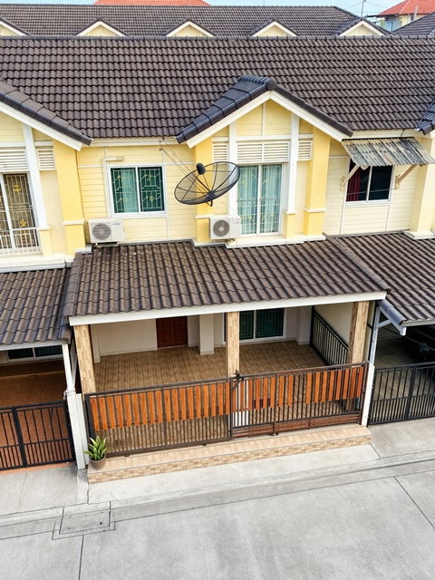 รูป ใกล้รถไฟฟ้าสายสีแดง หลักหก 600ม. โปร่งโล่ง 19 ตร.วา. 150 ตร.ม. ม.รังสิต 1.88กม. ทาวน์เฮ้าส์ 2ชั้น 3นอน 2น้ำ - รูปที่ 1/8