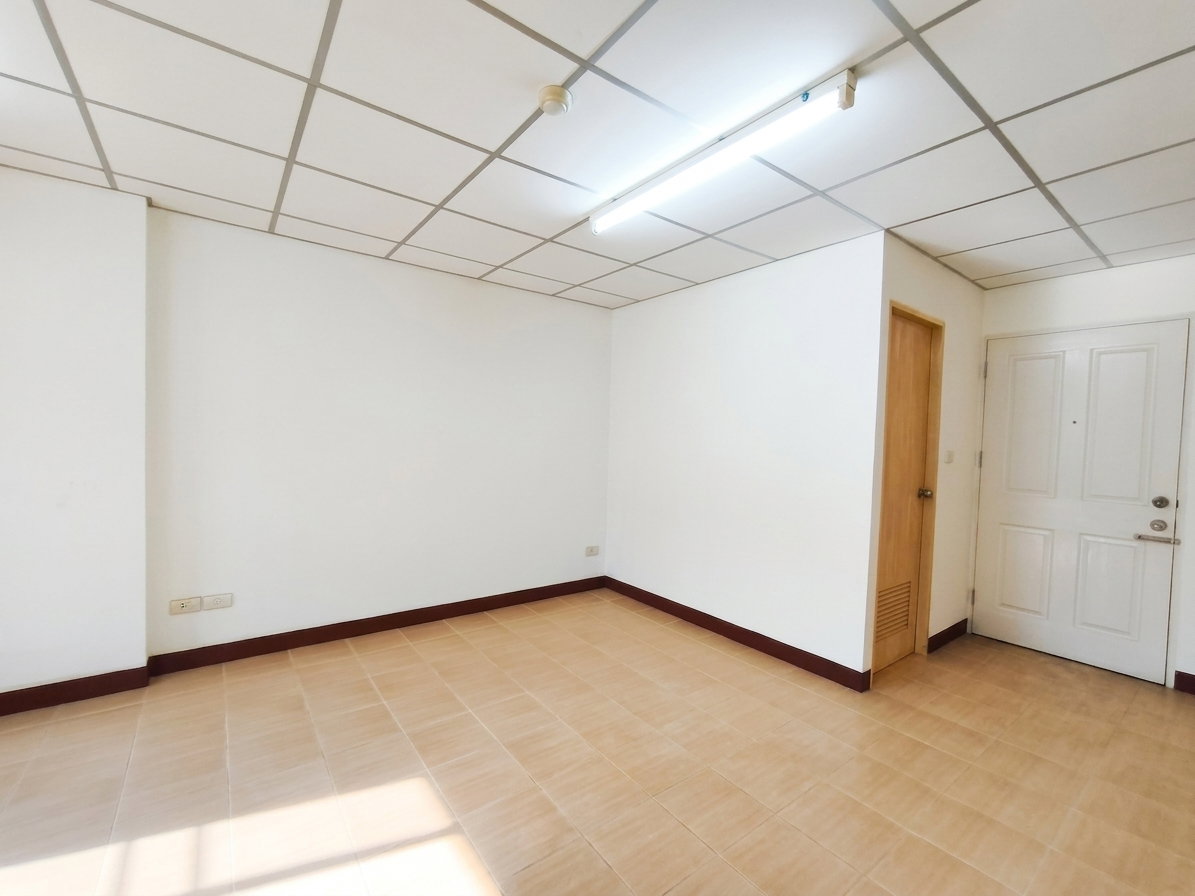 รูป 🏙️ ขาย คอนโดหลักแสน ในราคาที่ใครก็จับต้องได้! "พิบูลย์ คอนโด วิลล์" 💰 เพียง 565,000 บาท - รูปที่ 4/19