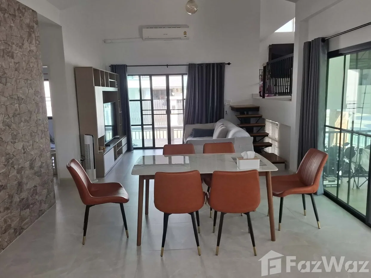 picture Lovely home in popular village. 1877986 - 2/16