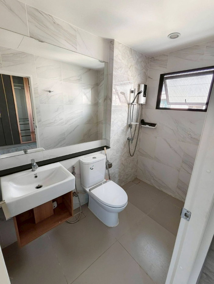 รูป 🏡✨ ขายและปล่อยให้เช่า บ้านแฝด 2 ชั้น โครงการ Grande Pleno วัชรพล–สุขาภิบาล 5 3 ห้องนอน 4 ห้องน้ำ 🐶 - รูปที่ 12/12