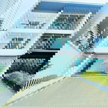 พลายชุมพล ใกล้เซ็นทรัลพิณุโลก 1.6 กม. อาคารพาณิชย์ 3 ชั้น 3นอน 3น้ำ ถนนวงแหวน by pass 16ตร.วา. 190ตร.ม. เมืองพิษณุโลก รพ.พิษณุโลก 2.6 กม.