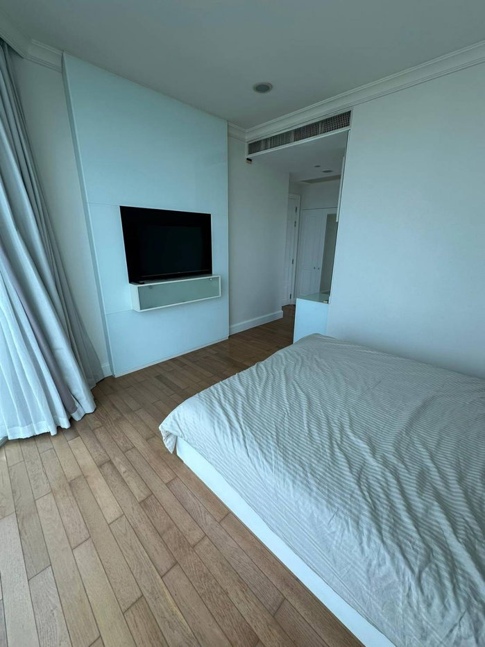 picture Royce Private Residence 2Bedroom For Rent - 35/43