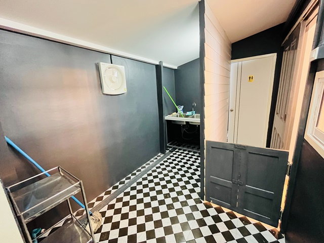 รูป ให้เช่า 1 นอน 1 น้ำโรบินสัน บางรัก บ้านชั้นเดียว รพ.เซนต์หลุยส์ 900 ม. ใกล้ BTSสุรศักดิ์ 800 ม. 80 ตร.วา. 240 ตร.ม. - รูปที่ 5/8