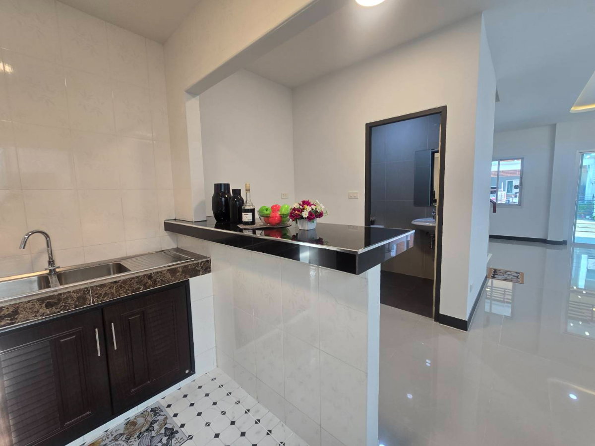 รูป ทาวน์โฮม 2 ชั้น หมู่บ้านราชพฤกษ์ สุวรรณภูมิ–ลาดกระบัง เฟส 2 ซอยฉลองกรุง 61 ใกล้สนามบินสุวรรณภูมิ รีโนเวทใหม่ มีเฟอร์นิเจอร์ - รูปที่ 21/36