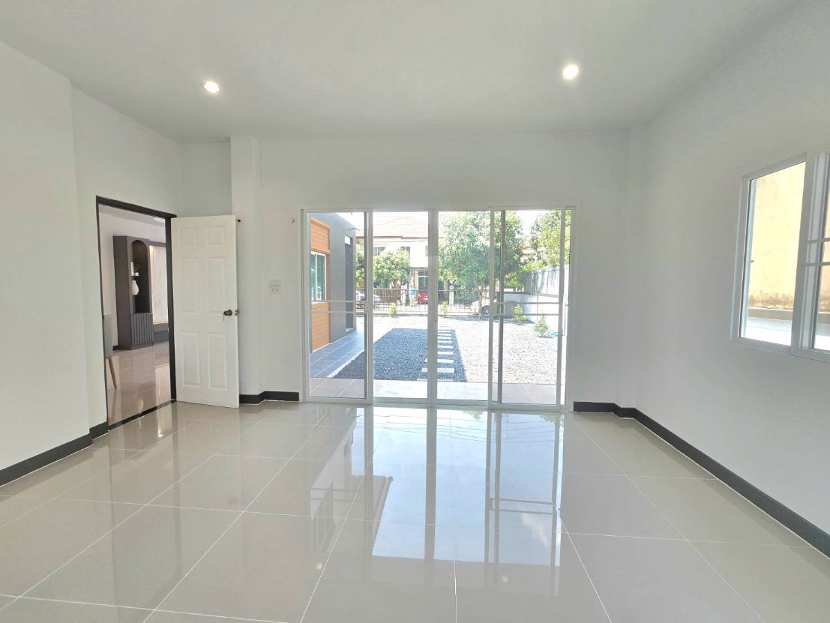 รูป บ้านเดี่ยวหลังใหญ่ กว้างมาก รีโนเวทใหม่ หมู่บ้าน The Extenso 2 (ดิ เอ็กซ์เทนโซ) ประชาสำราญ-หนองจอก แต่งเฟอร์นิเจอร์สวย พร้อมอยู่ - รูปที่ 22/44