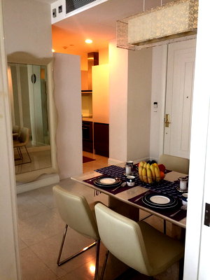คอนโดให้เช่า : Q Langsuan 2Bedroom For Rent .