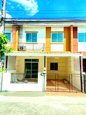 เช่าทาวน์โฮม วิทยาลัยพยาบาลบรมราชชนนีนพรัตน์วชิระ : ซาฟารี ปัญญา ทาวน์เฮ้าส์ 2 ชั้น 3นอน 2 น้ำ 18ตร.วา. ใกล้MRTคู้บอน 900 ม. ถ.เลียบคลองสอง