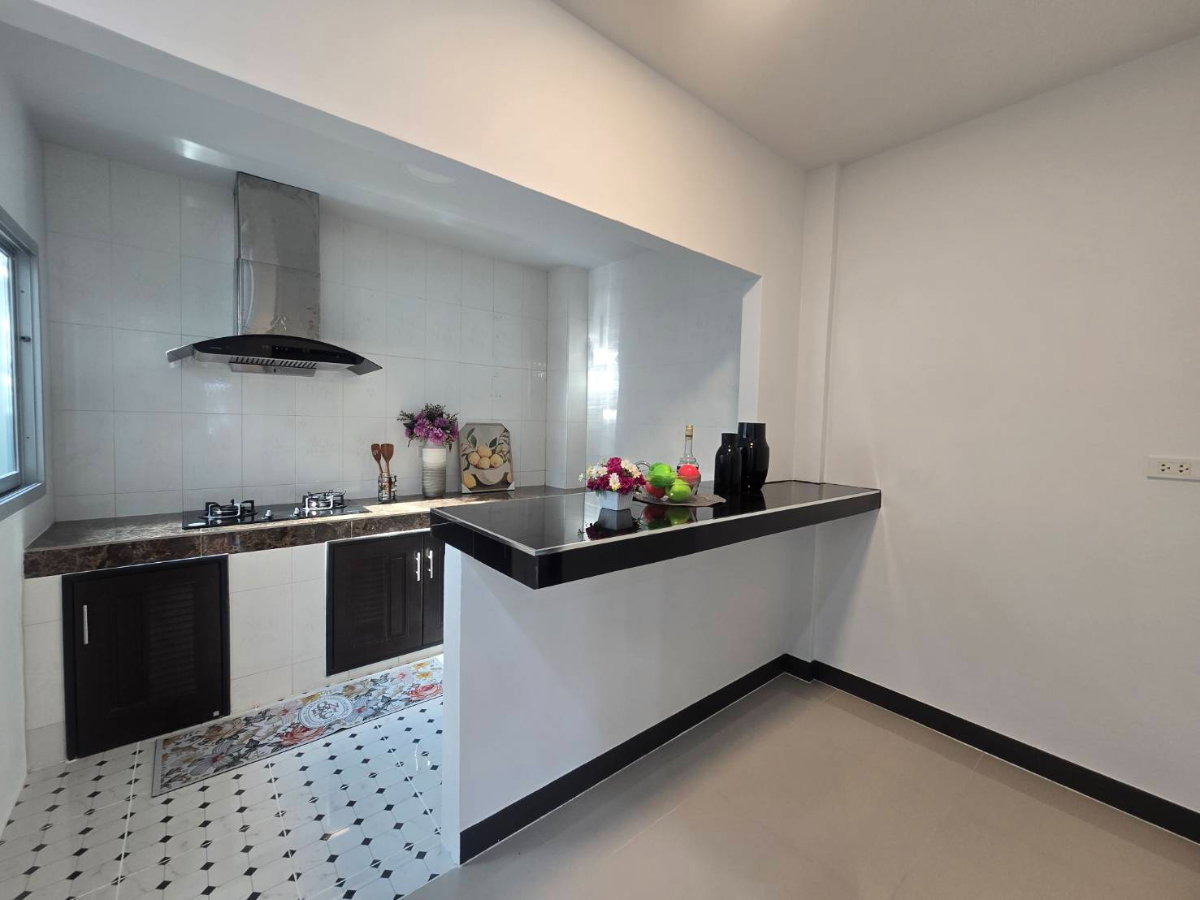 รูป ทาวน์โฮม 2 ชั้น หมู่บ้านราชพฤกษ์ สุวรรณภูมิ–ลาดกระบัง เฟส 2 ซอยฉลองกรุง 61 ใกล้สนามบินสุวรรณภูมิ รีโนเวทใหม่ มีเฟอร์นิเจอร์ - รูปที่ 13/36