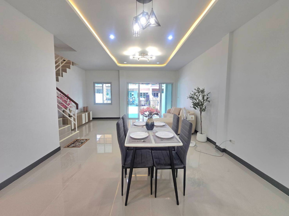 รูป ทาวน์โฮม 2 ชั้น หมู่บ้านราชพฤกษ์ สุวรรณภูมิ–ลาดกระบัง เฟส 2 ซอยฉลองกรุง 61 ใกล้สนามบินสุวรรณภูมิ รีโนเวทใหม่ มีเฟอร์นิเจอร์ - รูปที่ 17/36