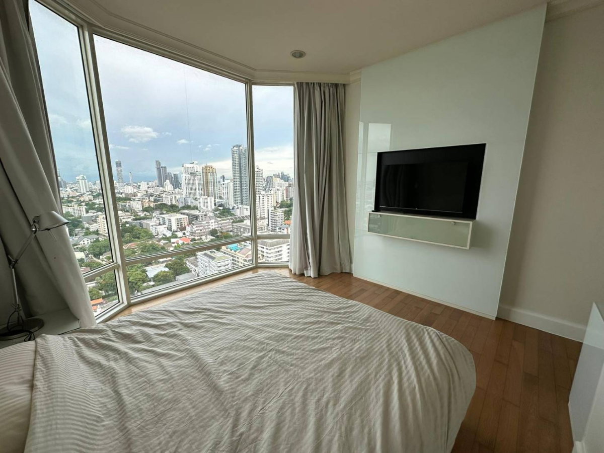 picture Royce Private Residence 2Bedroom For Rent - 16/43