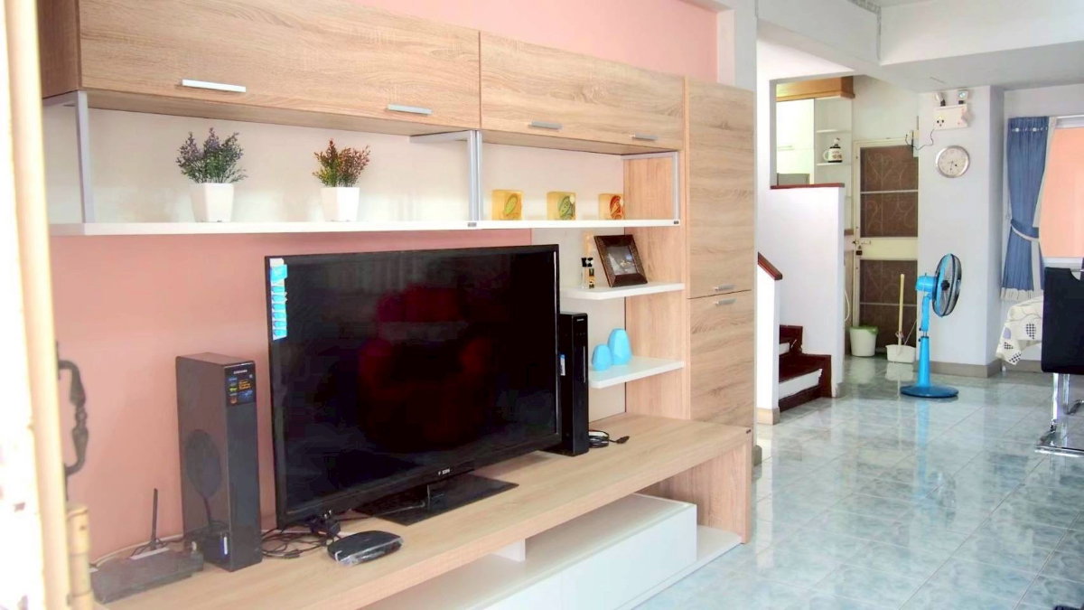 รูป 🏡 บ้านเช่า ศุภาลัยบุรี คลองสี่ (ใกล้ ร.ร.สวนกุหลาบ) 4 ห้องนอน 3 ห้องน้ำ พร้อมอยู่ เฟอร์นิเจอร์ครบ หิ้วกระเป๋าเข้าอยู่ได้เลย  - รูปที่ 3/17