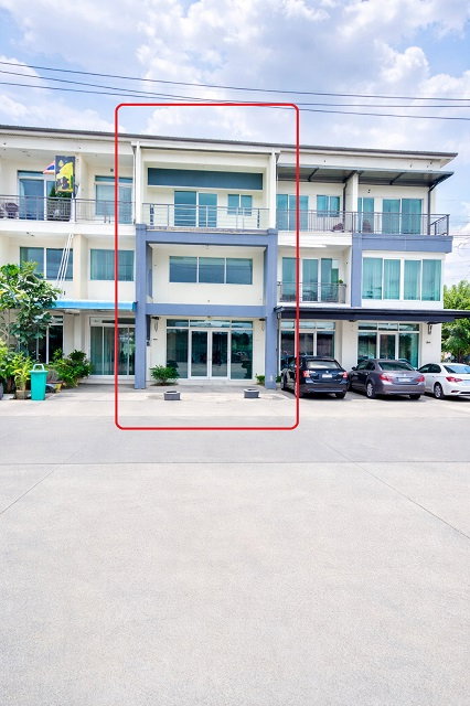 รูป ถ.บ้านกล้วย-ไทรน้อย ตลาดมณวดี ตลาดหมู่บ้านบัวทอง 500 ม.พิมลราช MRTคลองบางไผ่ อาคาร 2 ชั้นครึ่ง หลังมุม 2-3นอน 2น้ำ 18ตร.วา. 160ตร.ม. - รูปที่ 1/8