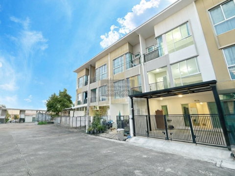 ขายทาวน์เฮ้าส์/ทาวน์โฮม  เบล็ส ทาวน์ รามอินทรา 127 มีนบุรี เขต มีนบุรี กรุงเทพ CX-151575 ✅ ทักไลน์ @connexproperty ตอบทันที ทีมงานมืออาชีพ ✅