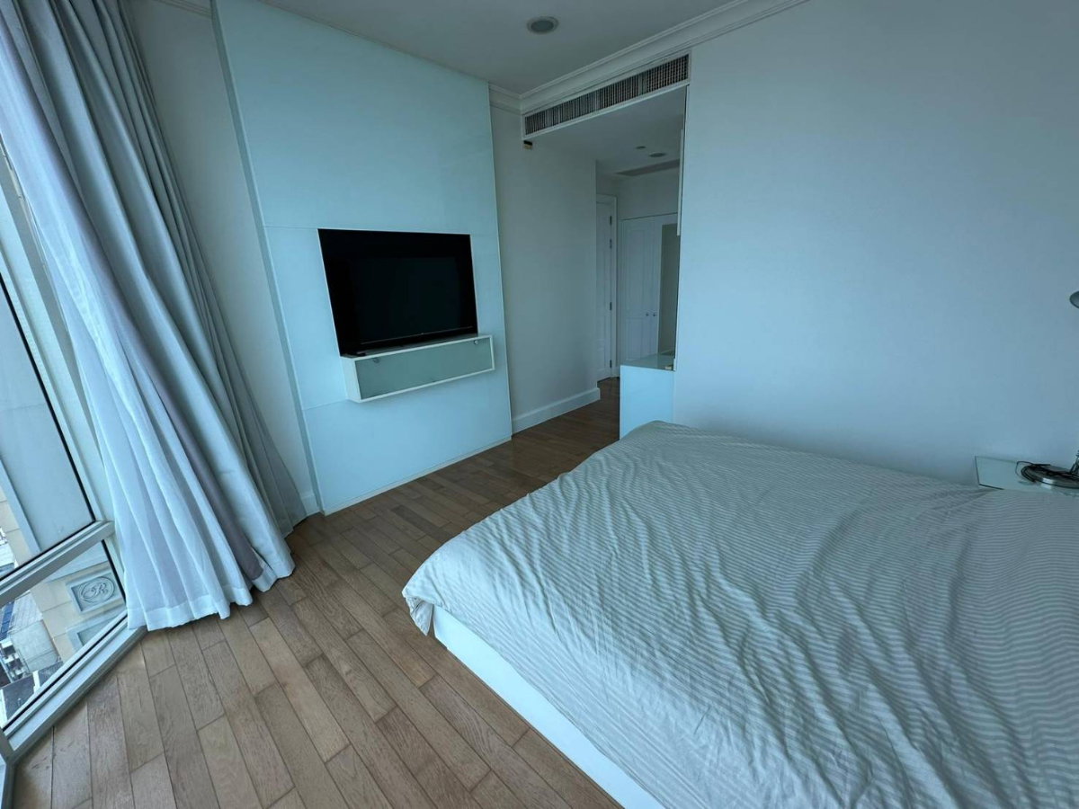 picture Royce Private Residence 2Bedroom For Rent - 24/43