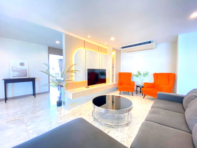 Condos for rent : For rent D.S. Tower, Tower 1, 257.56 sq.m., 3 bedrooms, fully furnished with appliances @ 100,000 Baht
