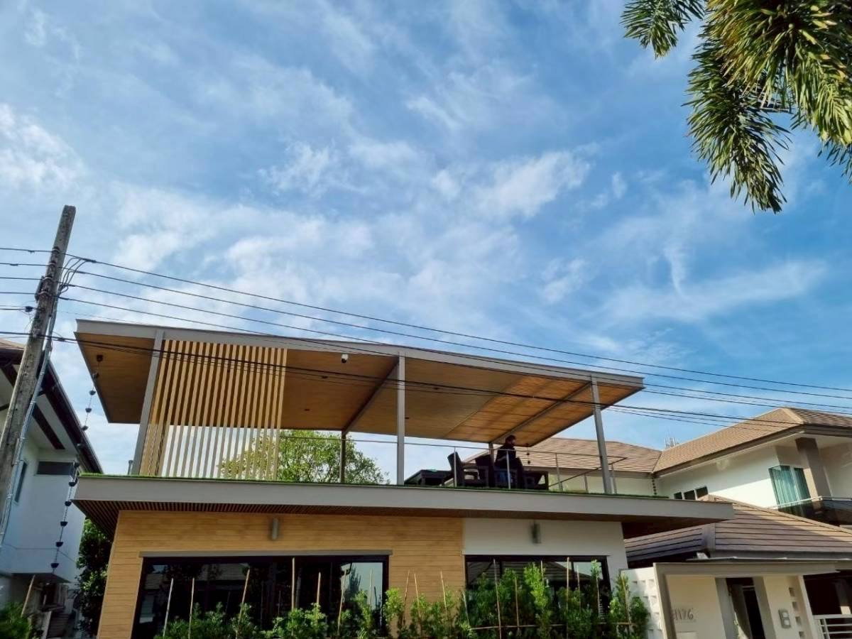 รูป ขาย เช่าบ้านเดี่ยวหรู 2 ชั้น เนอวาน่า ไอคอน วงแหวนพระราม 9 พร้อมสนามพัตกอล์ฟ สไตล์คอร์ทยาร์ด ใกล้แฟชั่นไอส์แลนด์ ทับช้าง สะพานสูง - รูปที่ 2/16