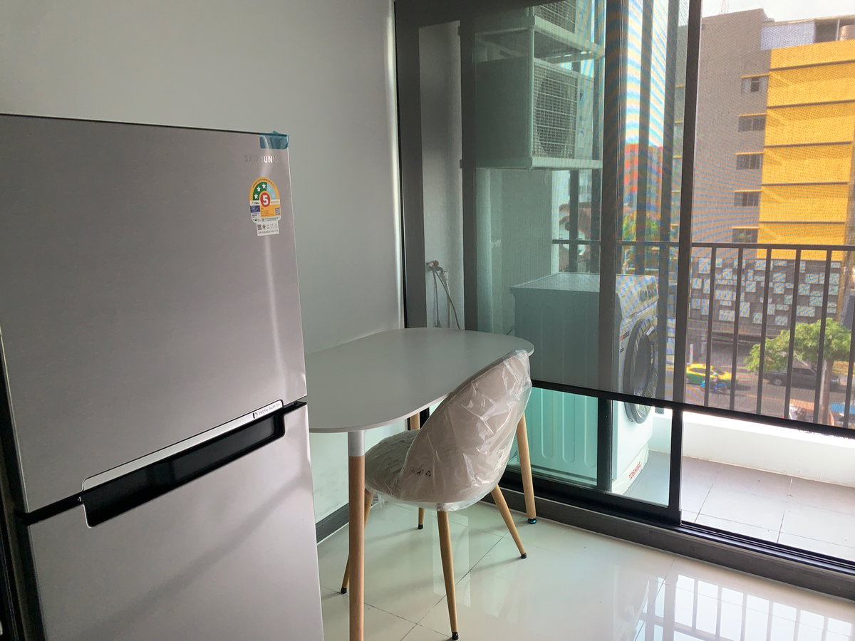 รูป 🥳รัชดา36/ใกล้ม.จันทรเกษม/ลาดพร้าววังหิน~ให้เช่าคอนโดห้องใหม่ ห้องสวย ของใหม่ๆทั่งห้อง~ เครื่องซักผ้า ทีวี ตู้เย็น ไมโคร มีครบๆใหม่ๆ 🥳  - รูปที่ 4/7