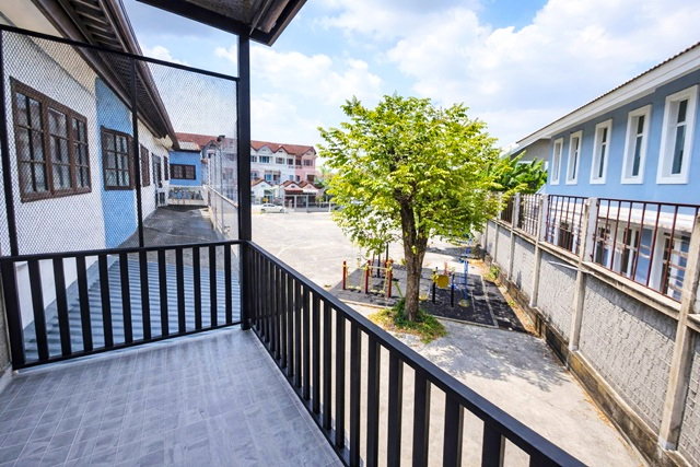 รูป ทาวน์เฮาส์ 3นอน 2น้ำ หลังมุม 30ตร.ว. 210ตร.ม. 2-3 คัน สินแพทย์เสรีรักษ์ 1 กม.รีโนเวทใหม่ทำเลรามอินทรา115 MRTเศรษฐบุตรบำเพ็ญ 300 ม. - รูปที่ 8/8