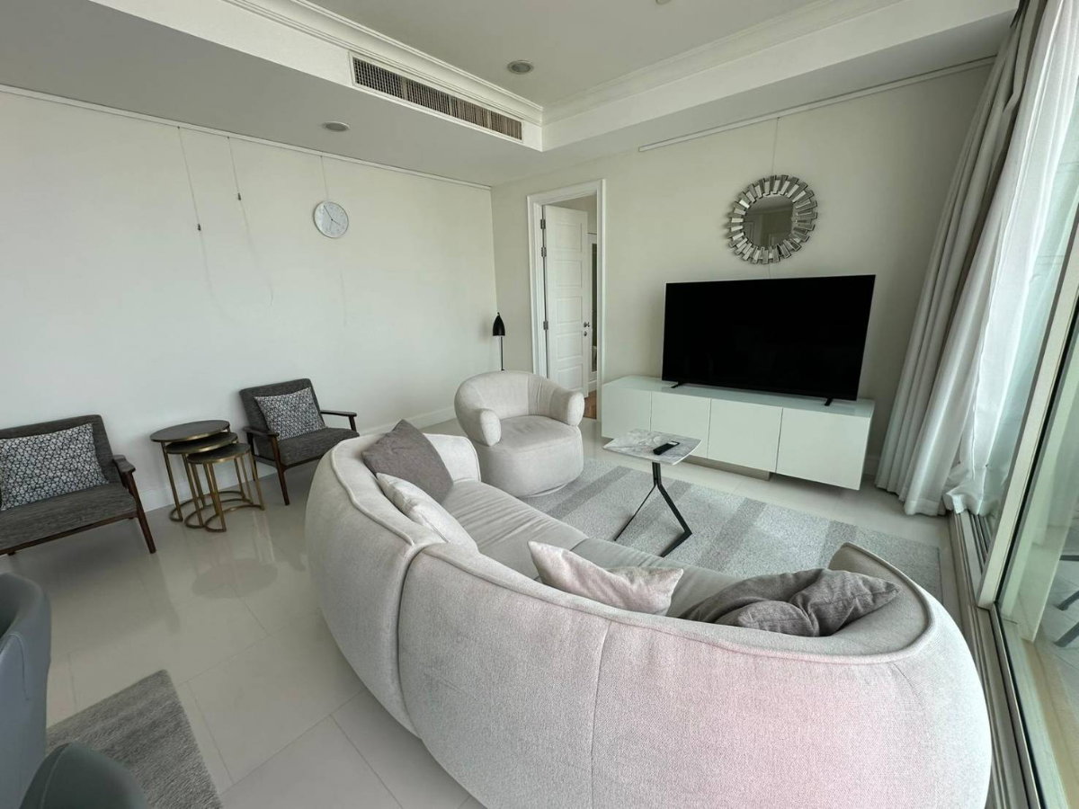 picture Royce Private Residence 2Bedroom For Rent - 11/43