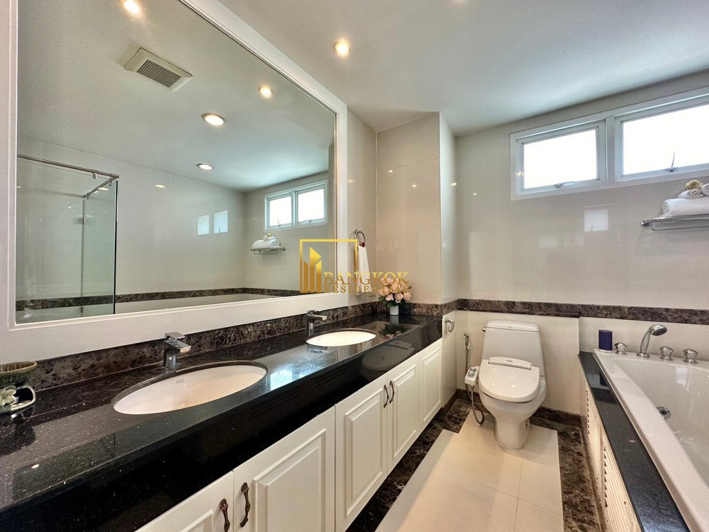 รูป Gorgeous 4 Bed Duplex Serviced Apartment in Phrom Phong - BR7102SA - รูปที่ 26/67
