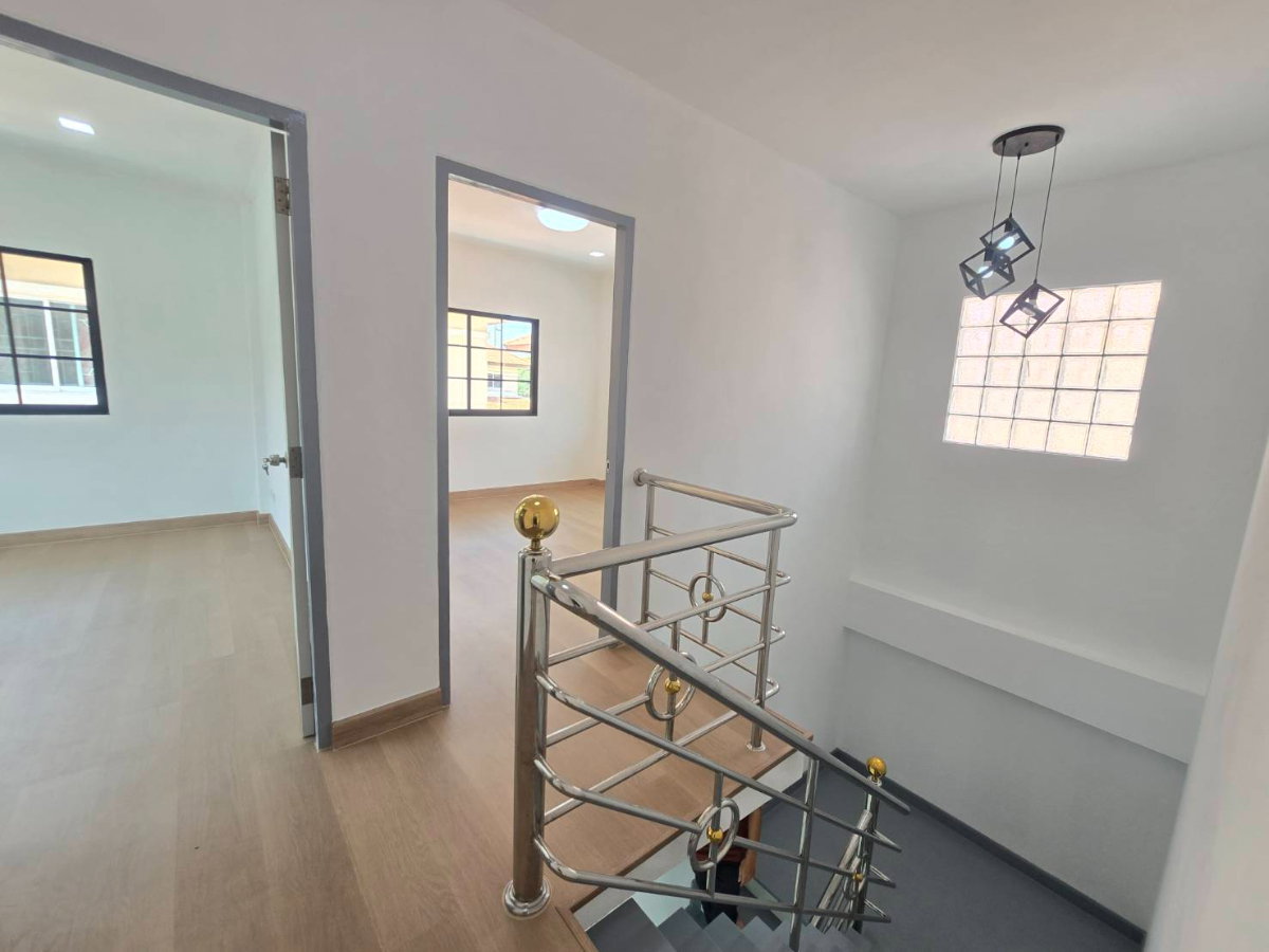 รูป บ้านเดี่ยวหลังมุมใน ตกแต่งรีโนเวทใหม่ หมู่บ้านเอกกวิน ถนนเลียบคลองสอง4 ทำเลดี ฟังก์ชั่นบ้านดีมาก - รูปที่ 41/43