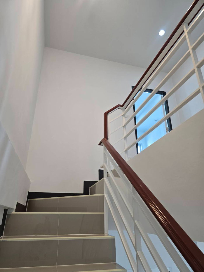 รูป ทาวน์โฮม 2 ชั้น หมู่บ้านราชพฤกษ์ สุวรรณภูมิ–ลาดกระบัง เฟส 2 ซอยฉลองกรุง 61 ใกล้สนามบินสุวรรณภูมิ รีโนเวทใหม่ มีเฟอร์นิเจอร์ - รูปที่ 23/36