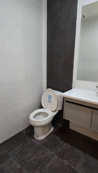 รูป ห้องใหญ่ ใช้ชีวิตสบาย แยกโซนชัด + มี 2 ห้องน้ำ🏡 The Complete Rajprarop | ชั้น 14 - รูปที่ 5/32