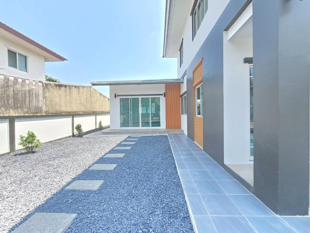 รูป บ้านเดี่ยวหลังใหญ่ กว้างมาก รีโนเวทใหม่ หมู่บ้าน The Extenso 2 (ดิ เอ็กซ์เทนโซ) ประชาสำราญ-หนองจอก แต่งเฟอร์นิเจอร์สวย พร้อมอยู่ - รูปที่ 10/44