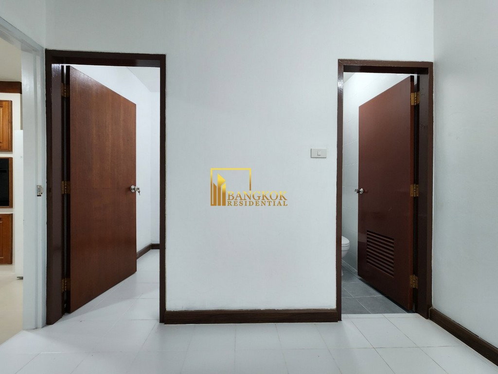 รูป Renovated 3 Bedroom Luxury Apartment For Rent in Asoke - BR20929AP - รูปที่ 20/48