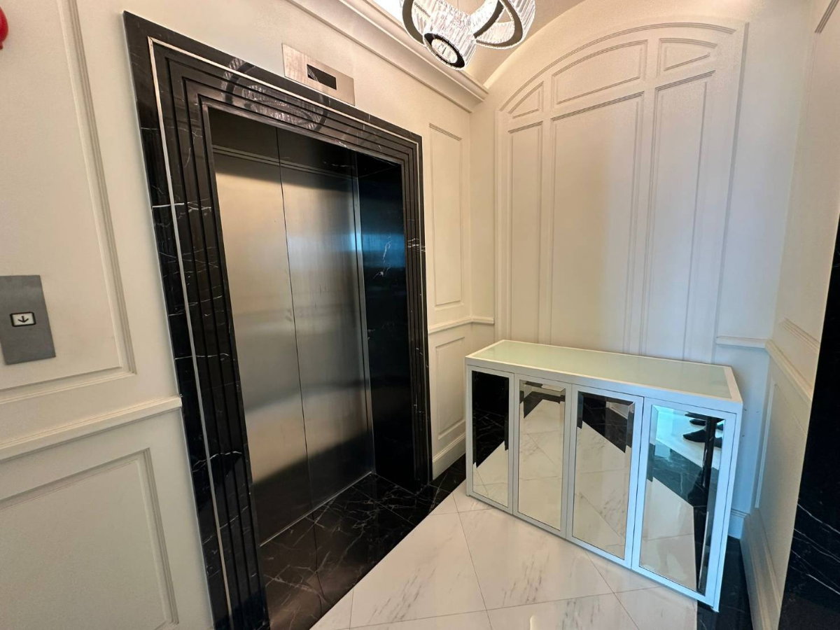picture Royce Private Residence 2Bedroom For Rent - 38/43