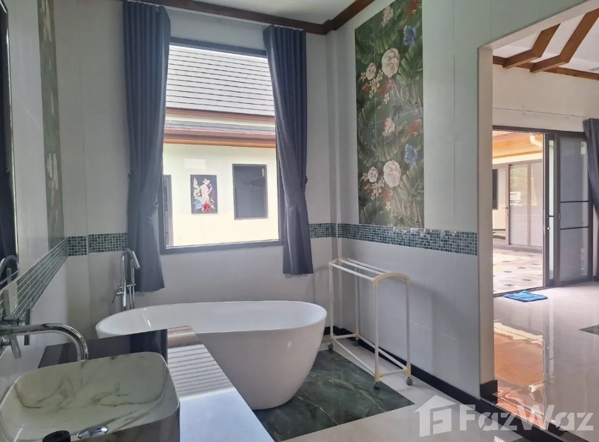 picture 3 Bedroom Villa for sale in Choeng Thale, Phuket  6177521 - 8/14