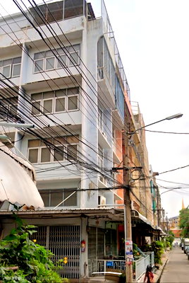 อาคารพาณิชย์ สวนเฉลิมพระเกียรติ ร.9 : ขาย อาคารพาณิชย์ 4 ชั้น เนื้อที่ 17 ตรว ชอยเกษมศรี บ้านพานถม ราคา 9.86 ล้านบาท