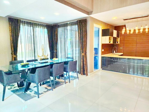 รูป BTS ห้าแยกลาดพร้าว พร้อมสระว่ายน้ำพรีเมียม บ้านหรู 3 ชั้น ตกแต่งสวย 4นอน เซ็นทรัลลาดพร้าว ยูเนี่ยนมอลล์ 1.2 กม. 6น้ำ 57ตร.วา 230ตร.ม. - รูปที่ 2/8