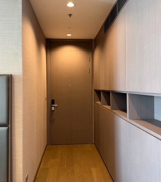 รูป 💼 Luxury Condo for Sale | Sathorn | Perfect Home for City Professionals | Near BTS Surasak | 22,900,000 THB -; LTH14965 - รูปที่ 5/6
